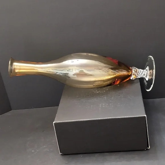 VGT,Amber Glass Vase with Twisted Clear Pedestal Base. - Picture 4 of 8